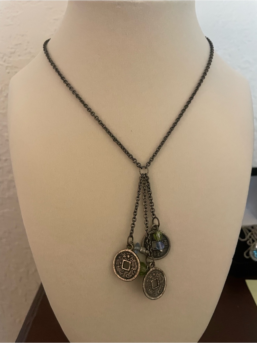 Y2K old navyVintage-Inspired Black Metal Coin Pendant Necklace - Women's Jewelry
